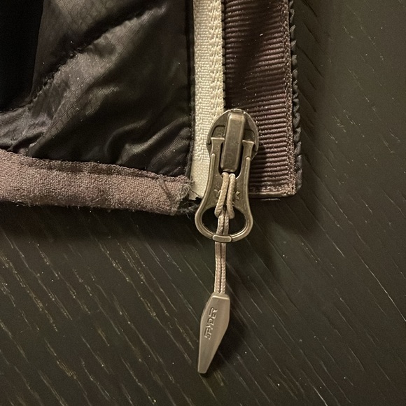 Sleeveless vest, almost new - Picture 5 of 6